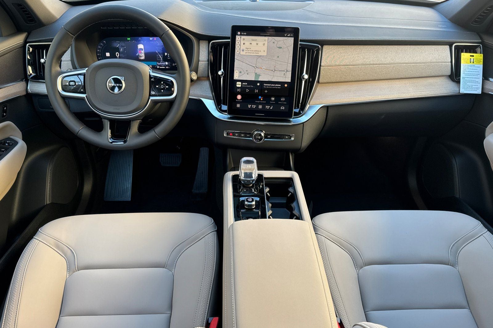 2026 Volvo XC90 B5 Plus