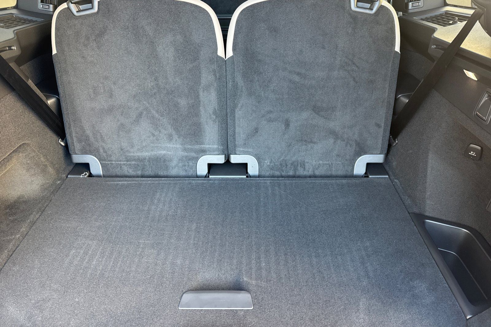 2026 Volvo XC90 B5 Plus