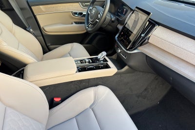 2026 Volvo XC90 B5 Plus