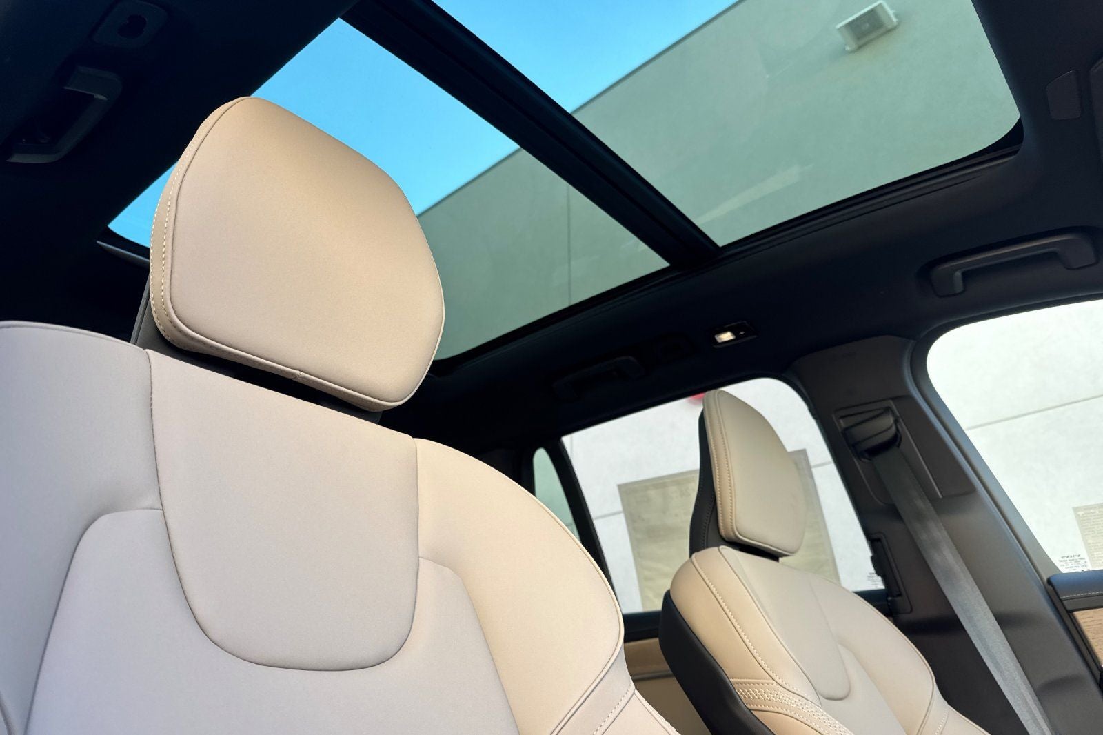 2026 Volvo XC90 B5 Plus