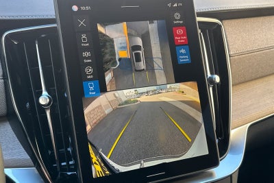 2026 Volvo XC90 B5 Plus