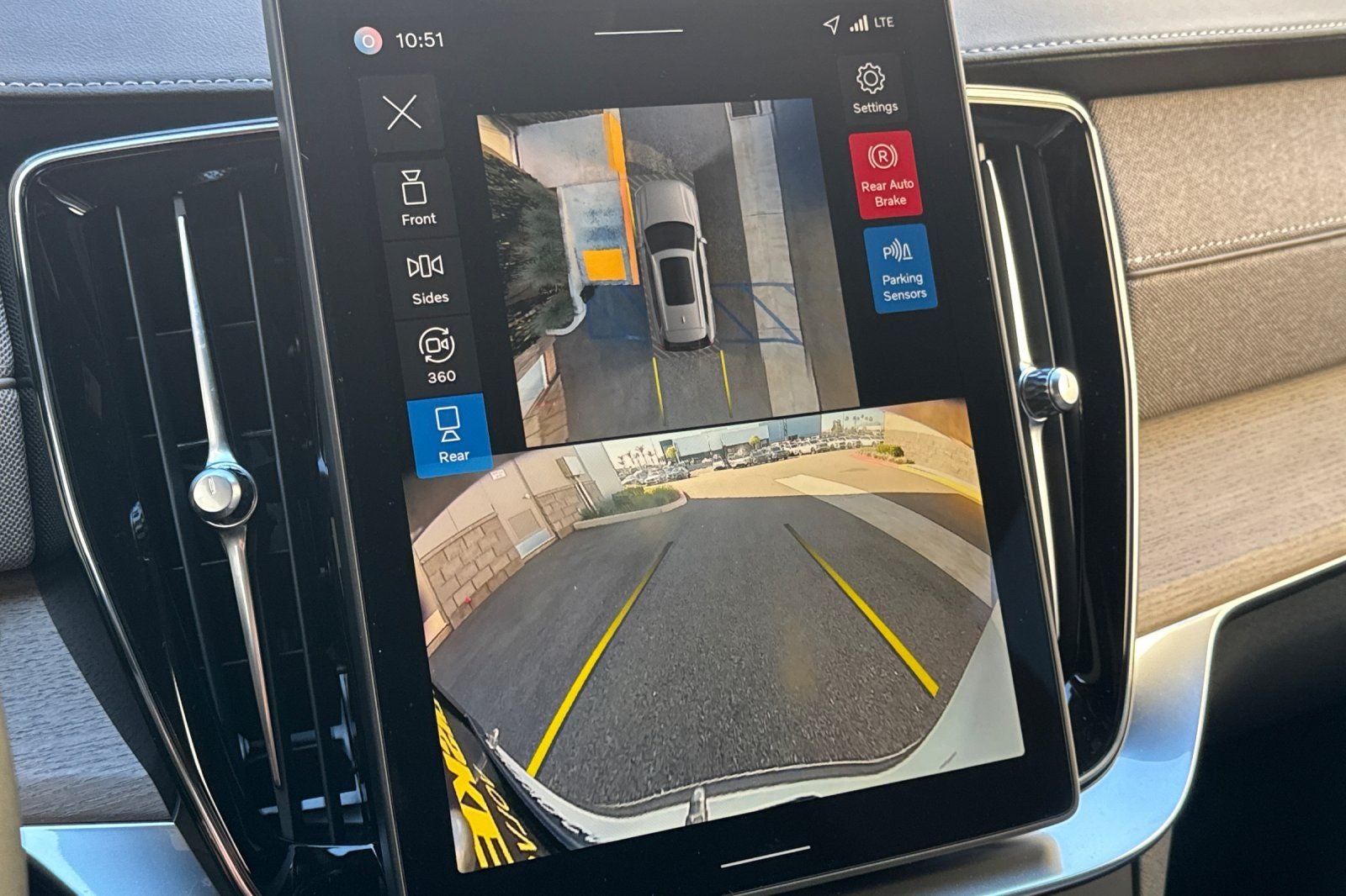 2026 Volvo XC90 B5 Plus