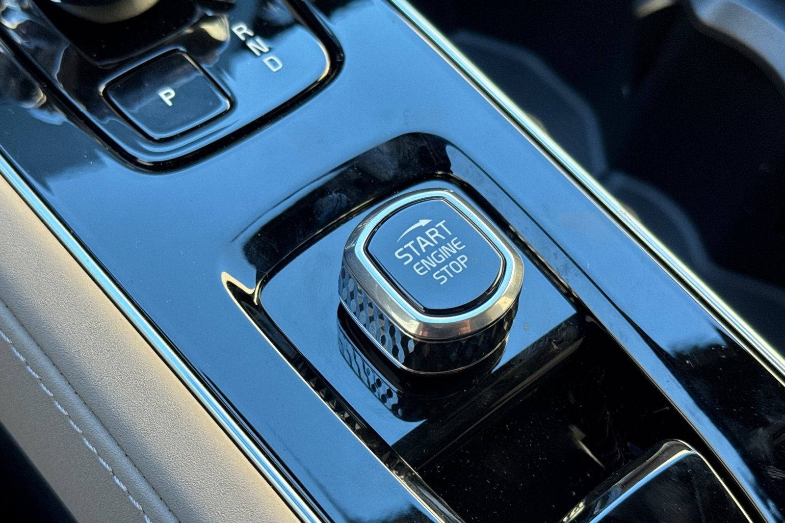 2026 Volvo XC90 B5 Plus