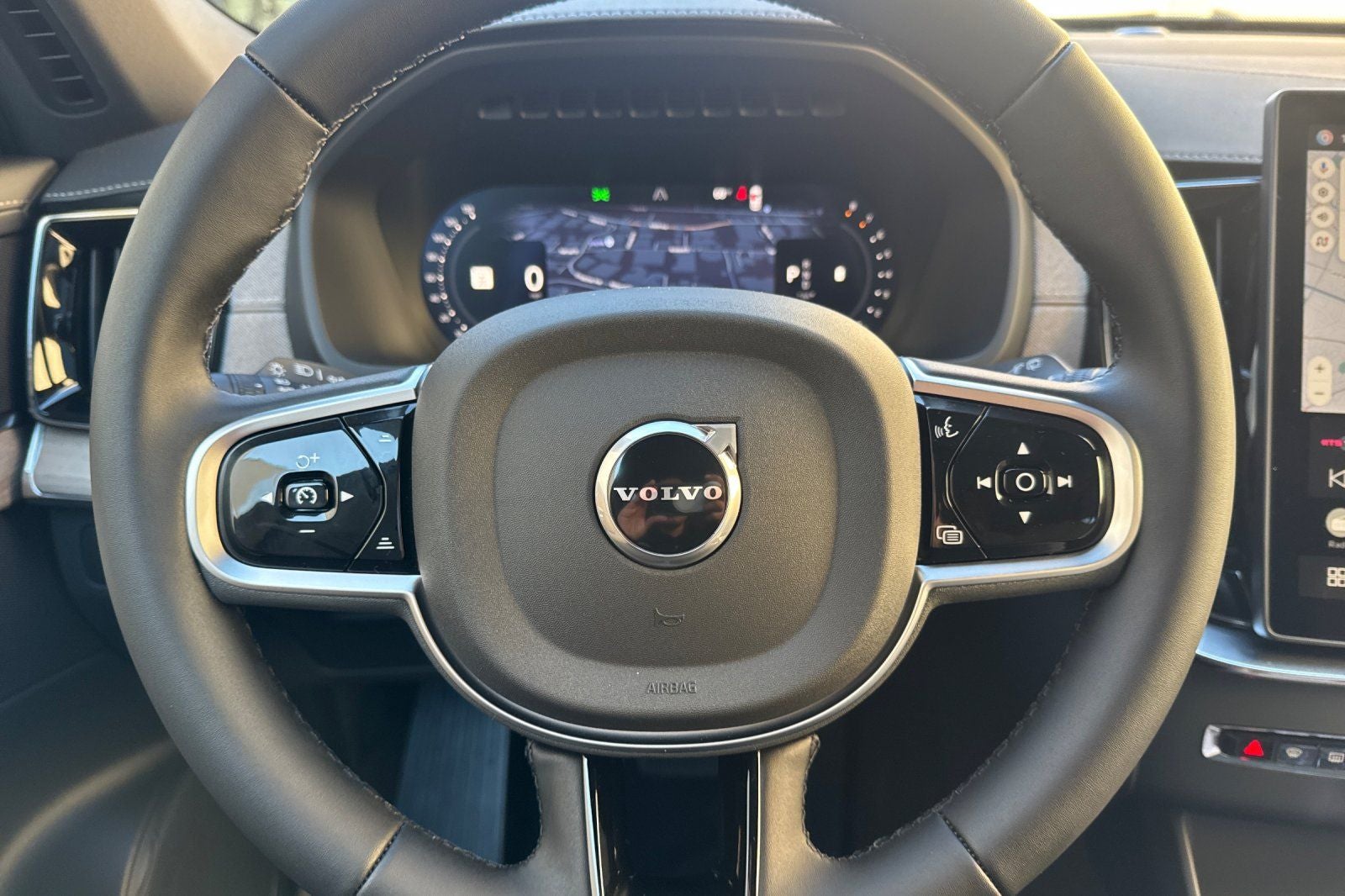 2026 Volvo XC90 B5 Plus