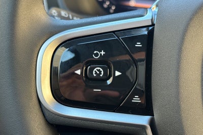 2026 Volvo XC90 B5 Plus