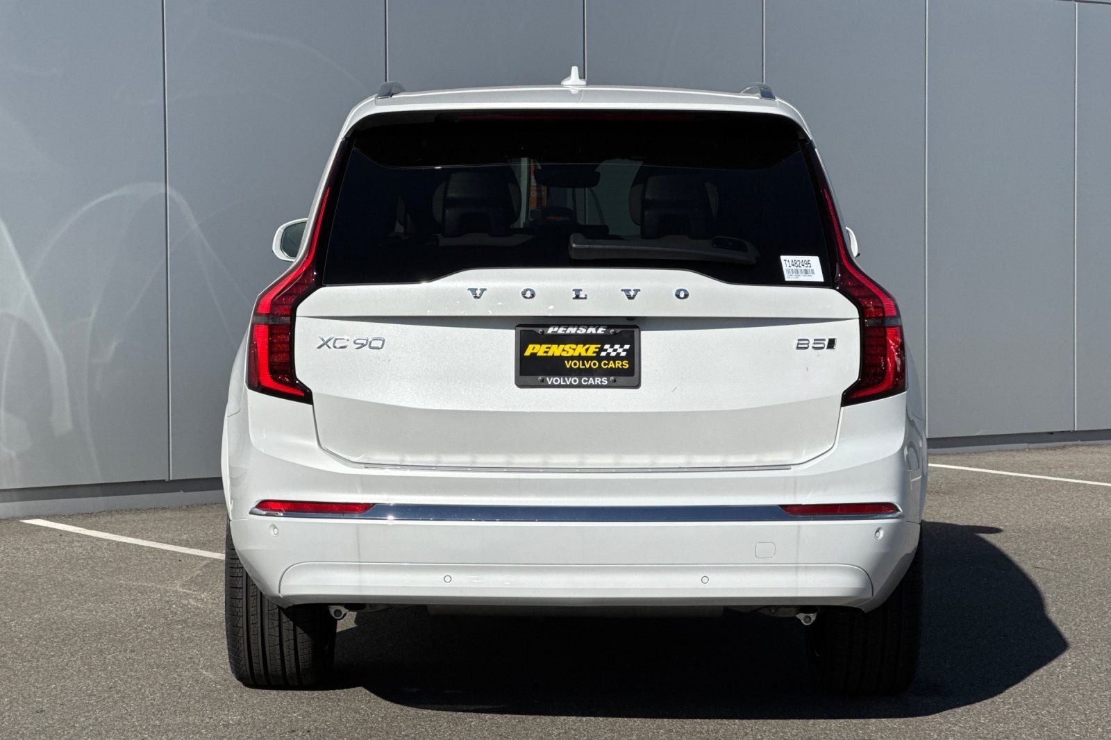 2026 Volvo XC90 B5 Plus