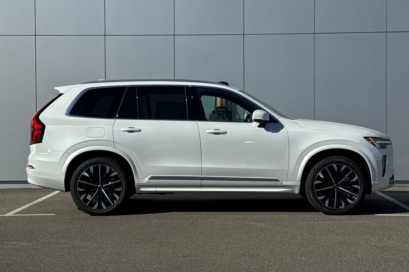 2026 Volvo XC90 B5 Plus