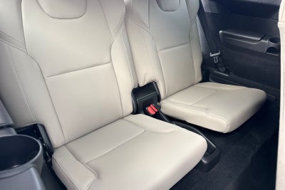 2026 Volvo XC90 B5 Plus