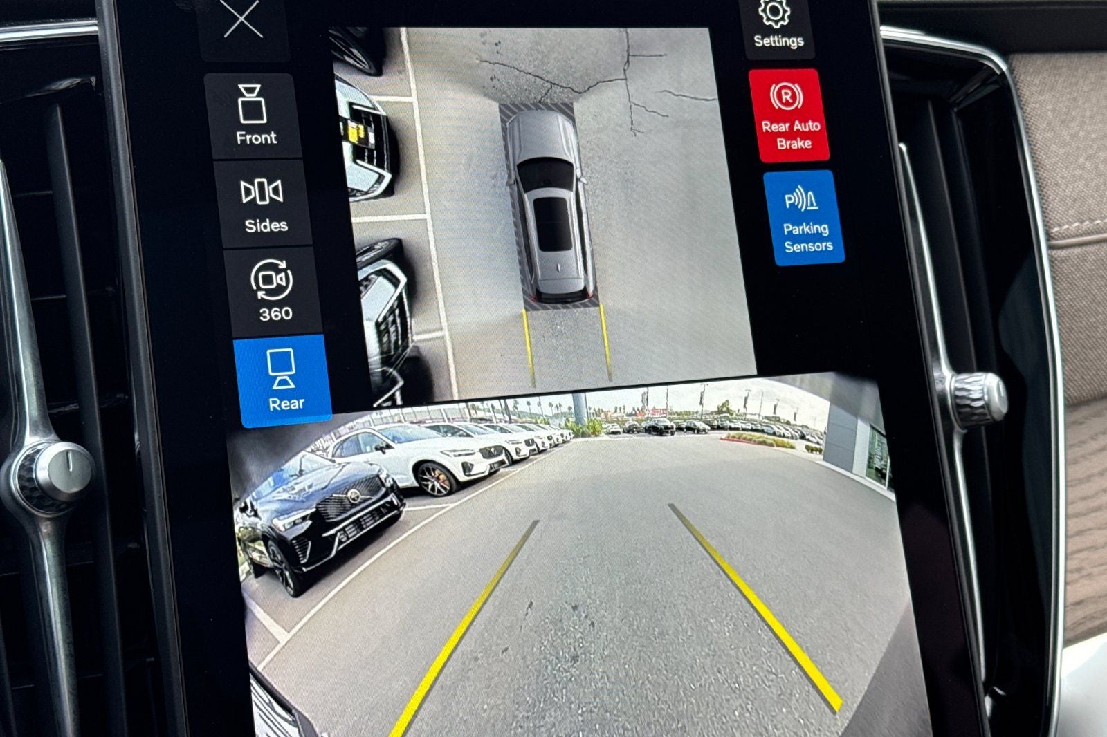 2026 Volvo XC90 B5 Plus