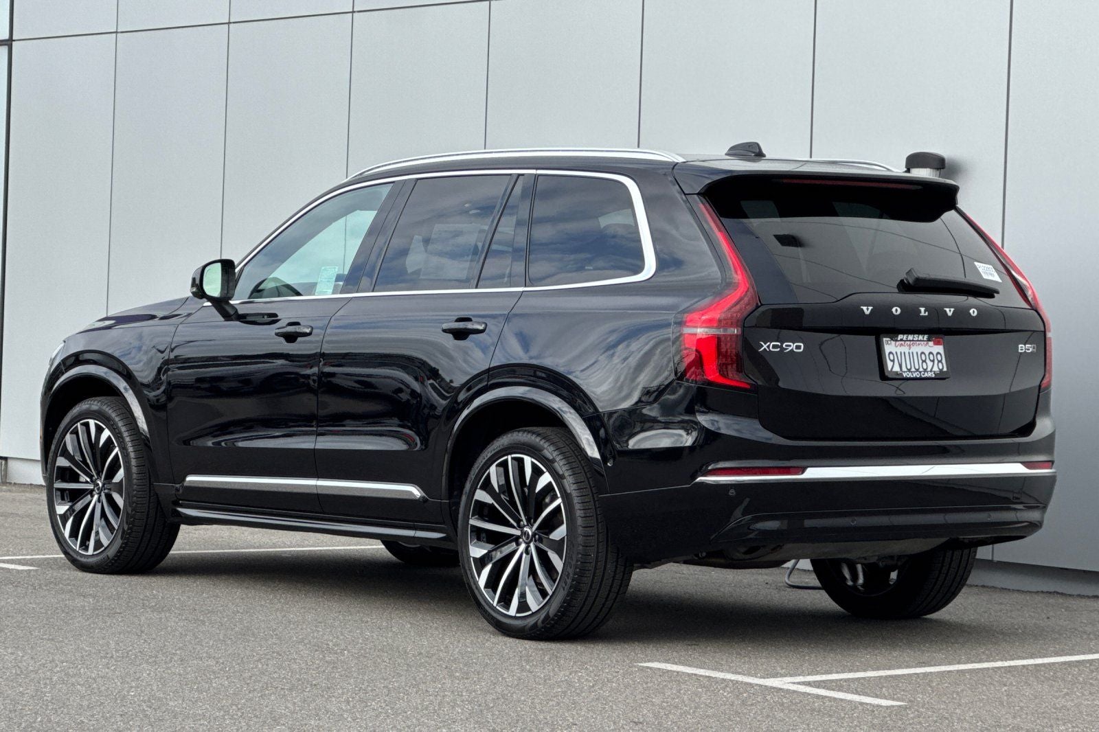 2026 Volvo XC90 B5 Plus