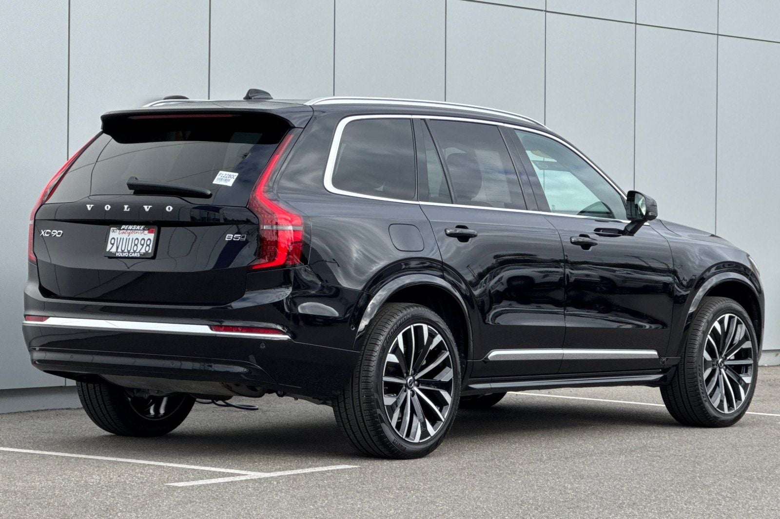 2026 Volvo XC90 B5 Plus