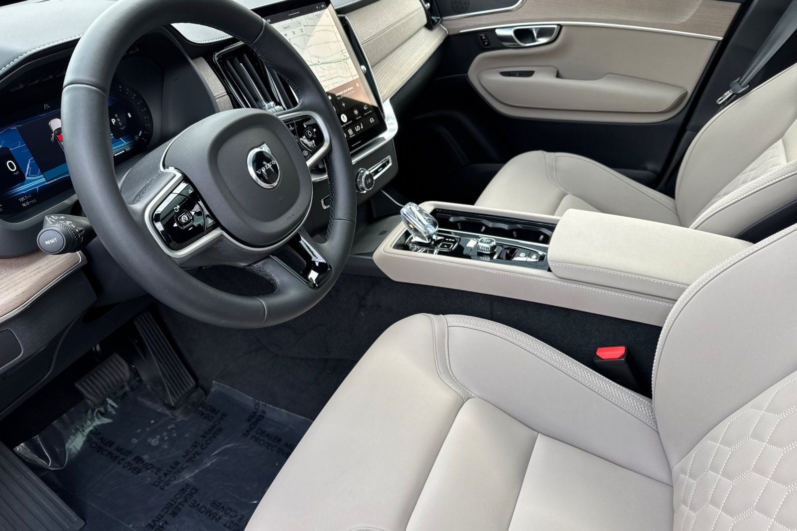 2026 Volvo XC90 B5 Plus