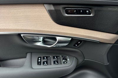 2026 Volvo XC90 B5 Plus