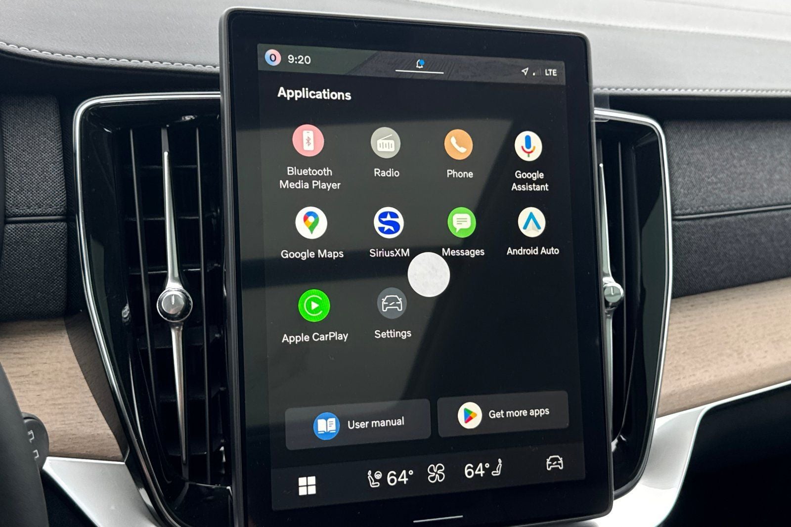 2026 Volvo XC90 B5 Plus