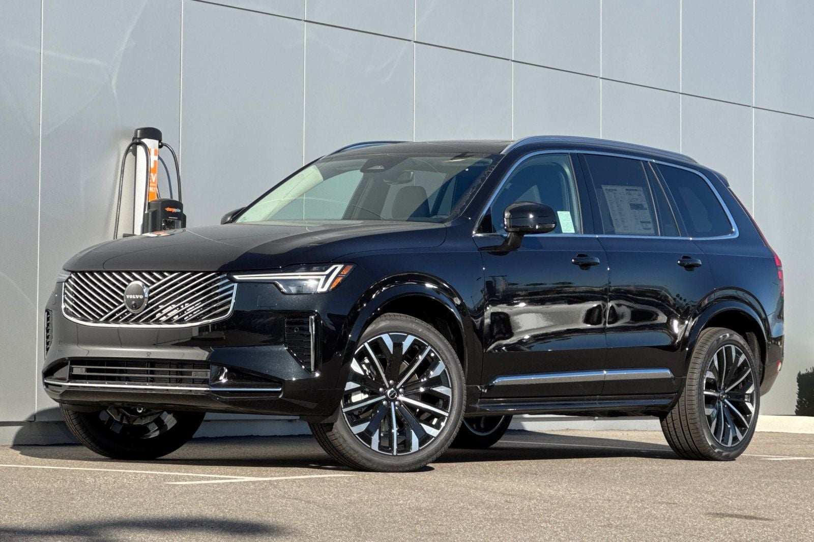 2026 Volvo XC90 B5 Plus