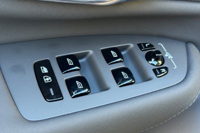 2026 Volvo XC90 B5 Plus