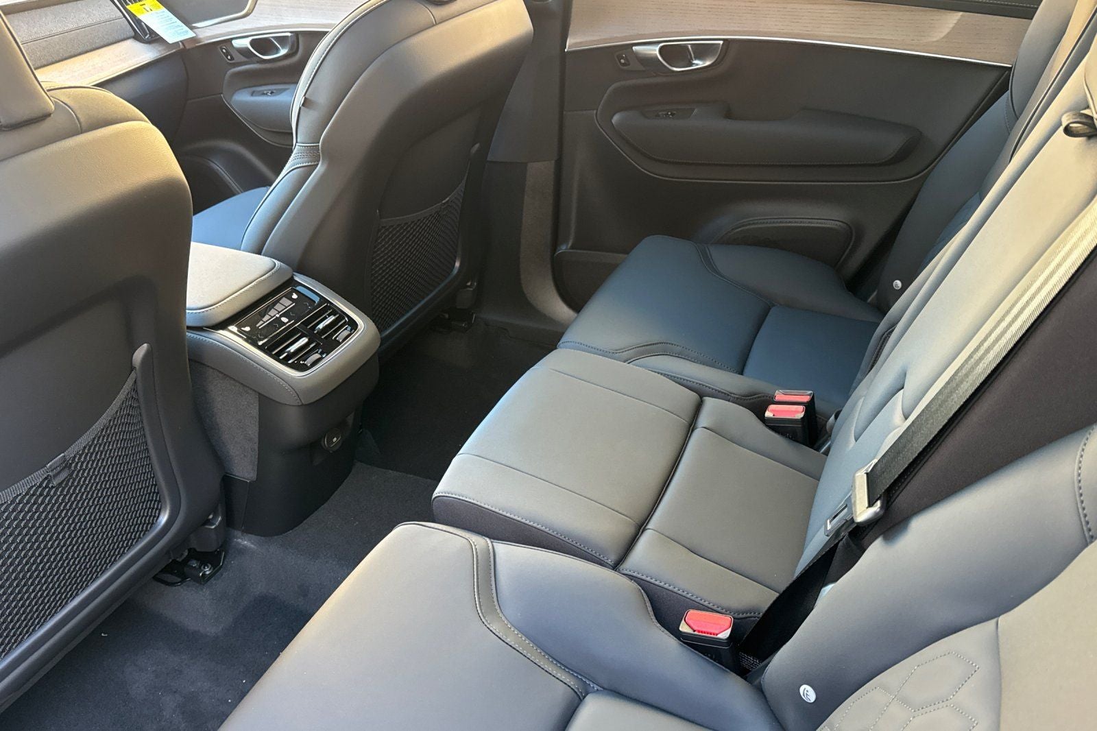 2026 Volvo XC90 B5 Plus