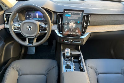 2026 Volvo XC90 B5 Plus