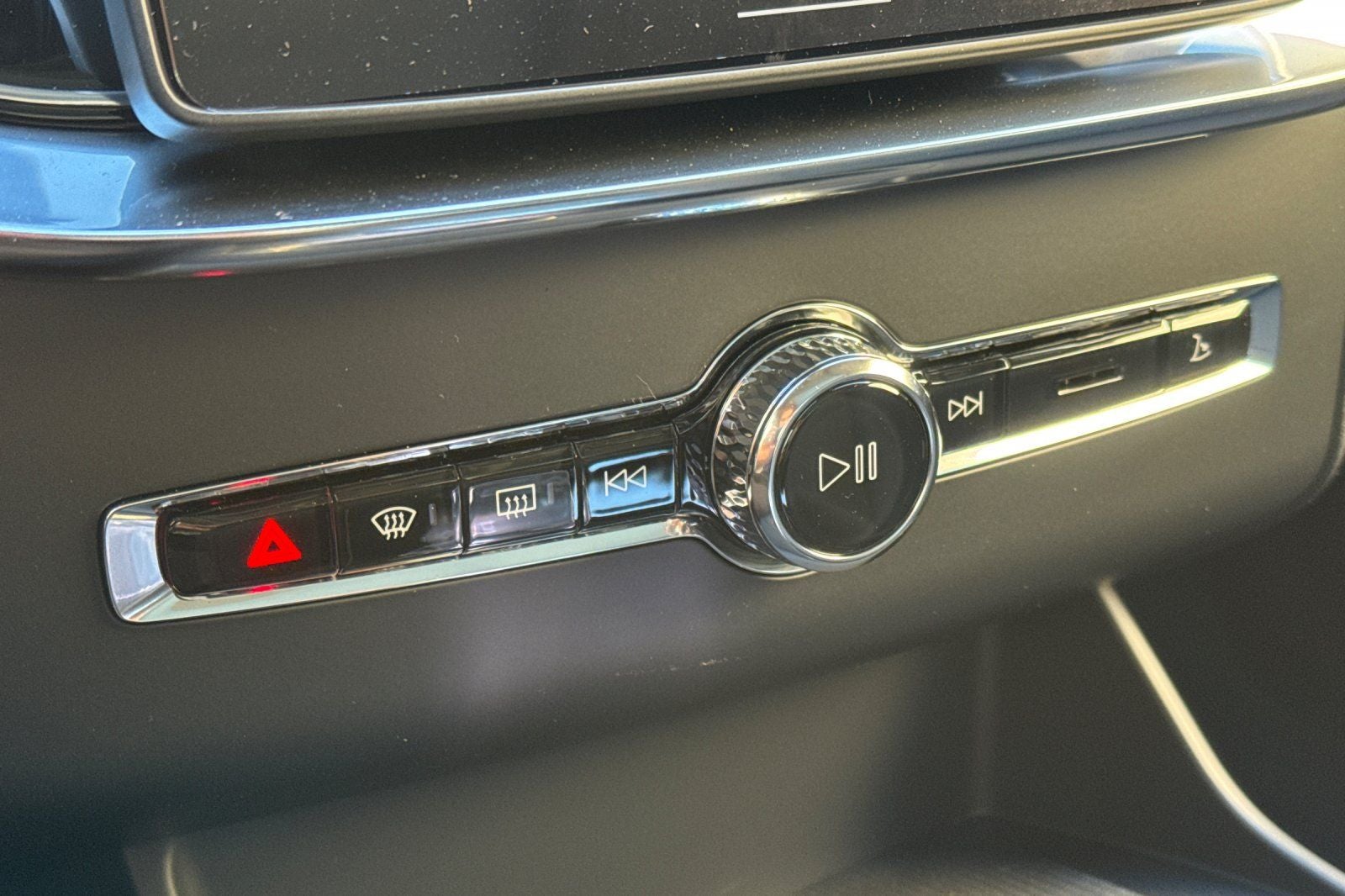 2026 Volvo XC90 B5 Plus