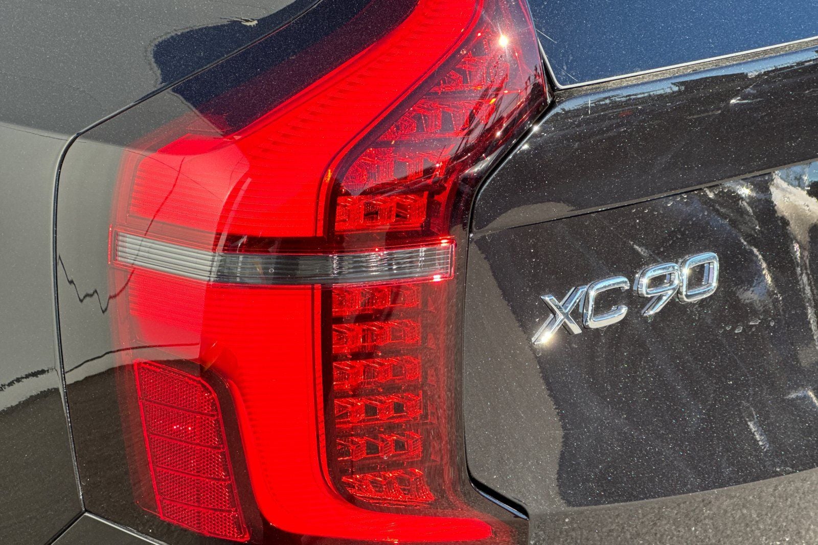 2026 Volvo XC90 B5 Plus