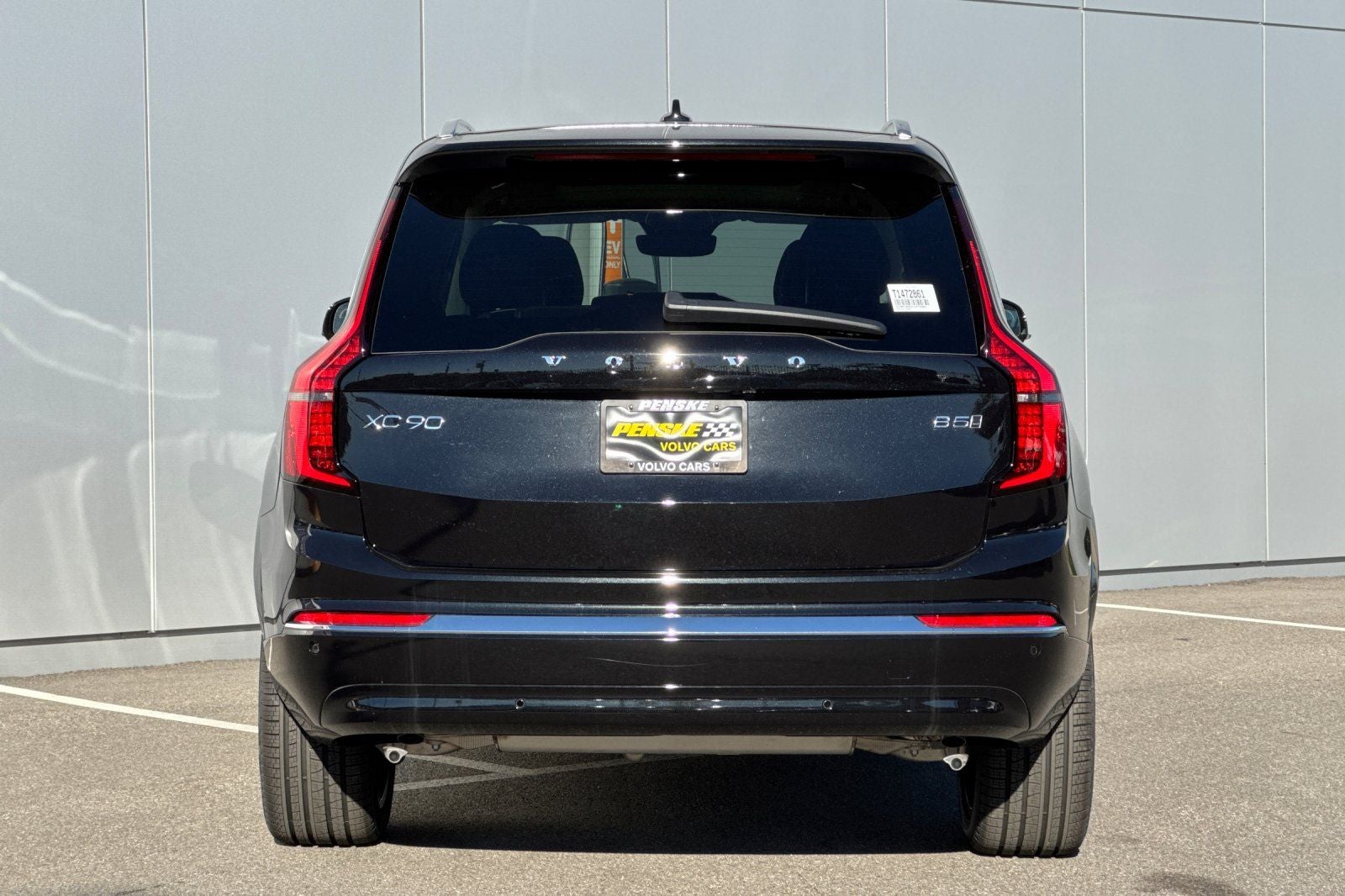 2026 Volvo XC90 B5 Plus