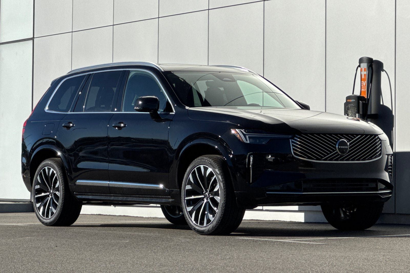 2026 Volvo XC90 B5 Plus