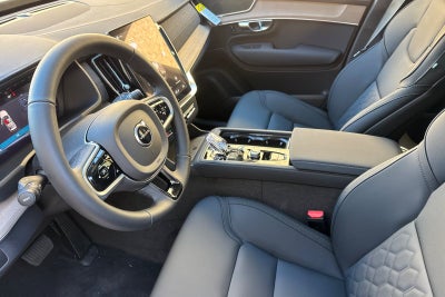 2026 Volvo XC90 B5 Plus