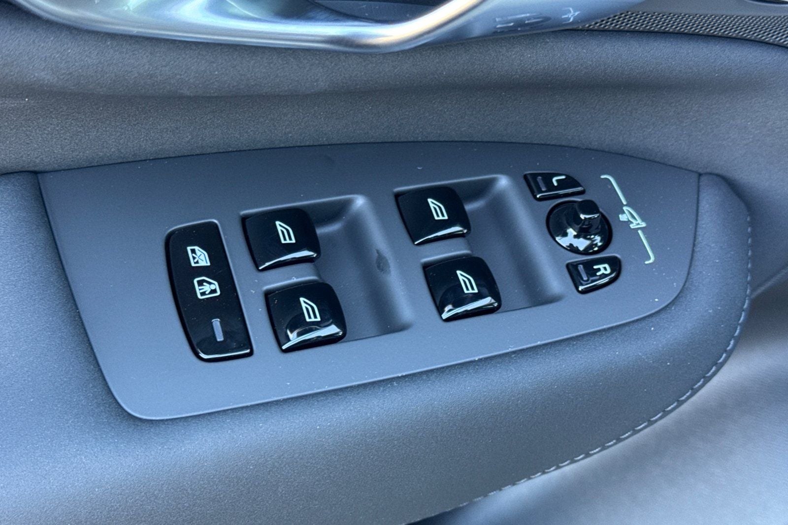 2026 Volvo XC90 B5 Core