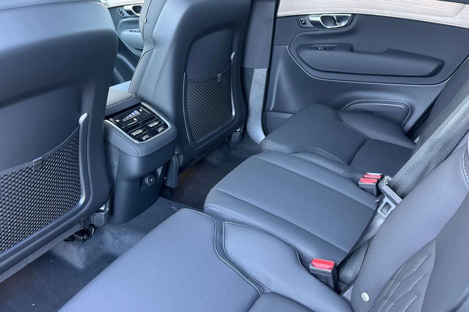 2026 Volvo XC90 B5 Core