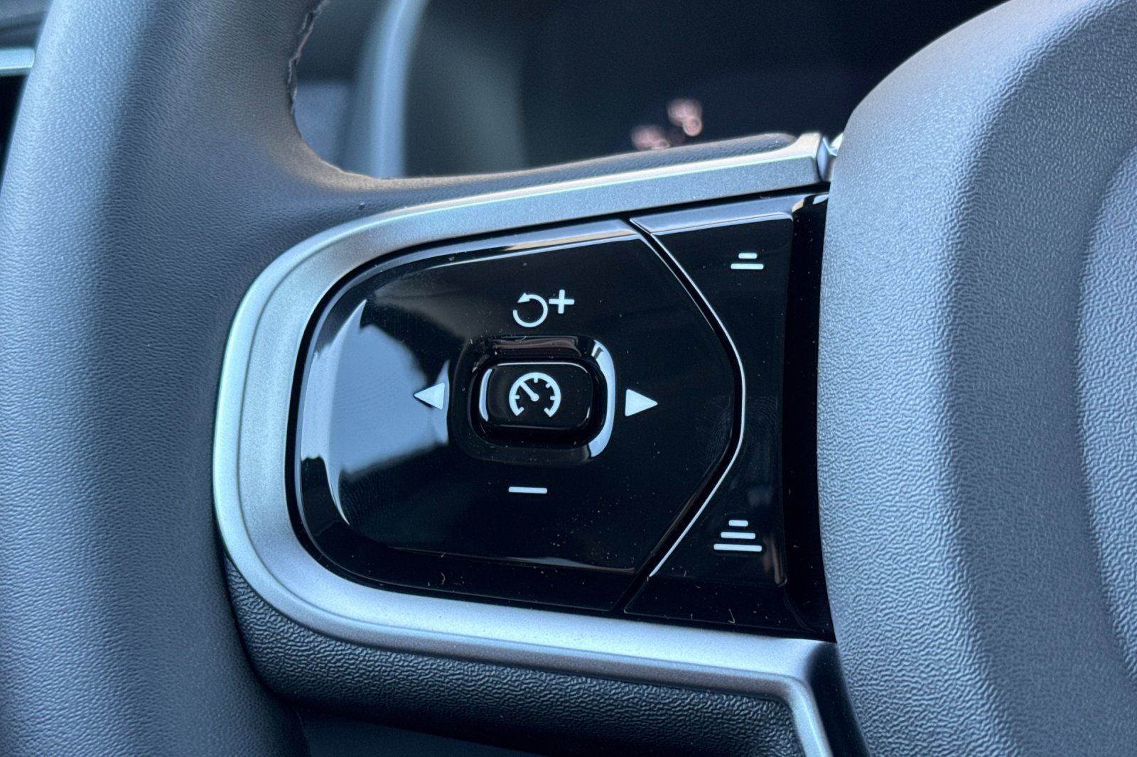 2026 Volvo XC90 B5 Core