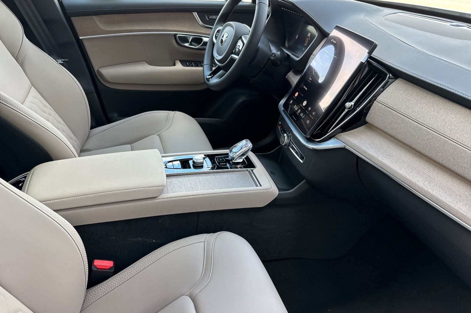 2026 Volvo XC90 B5 Core