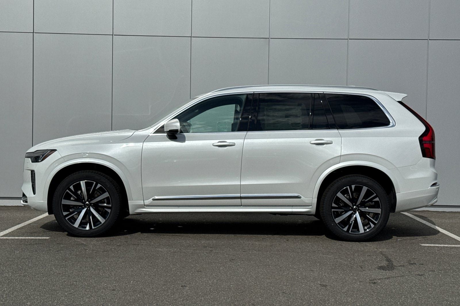 2026 Volvo XC90 B5 Core