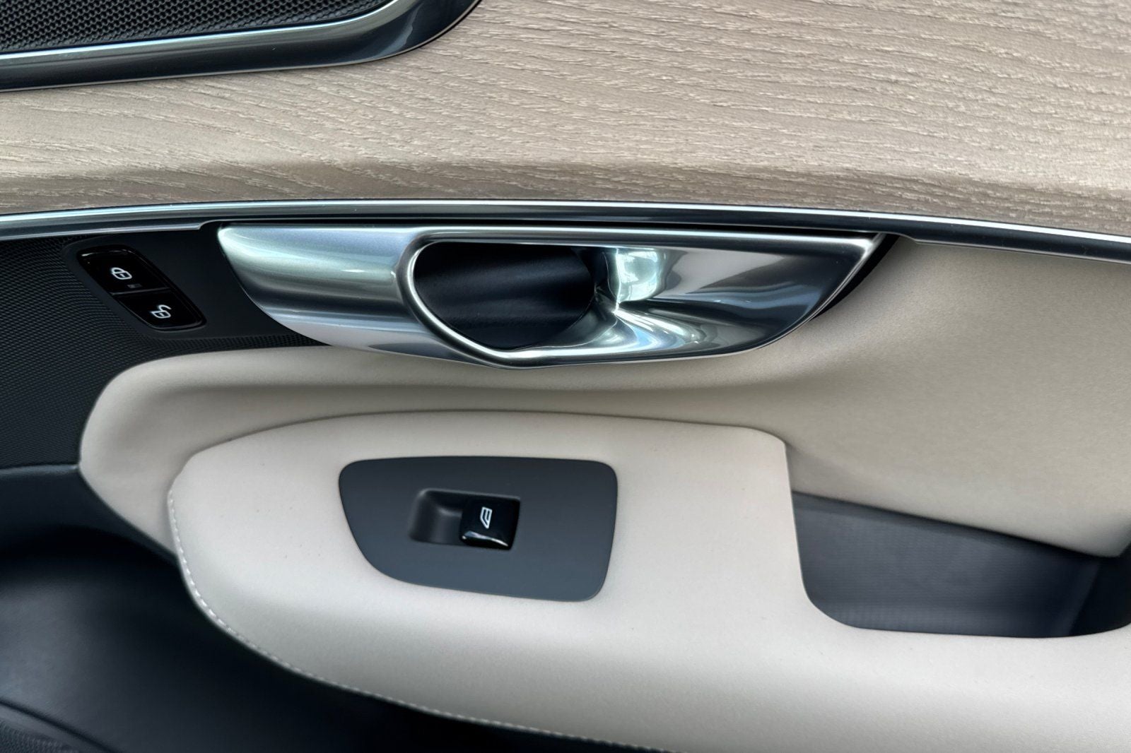 2026 Volvo XC90 B5 Core