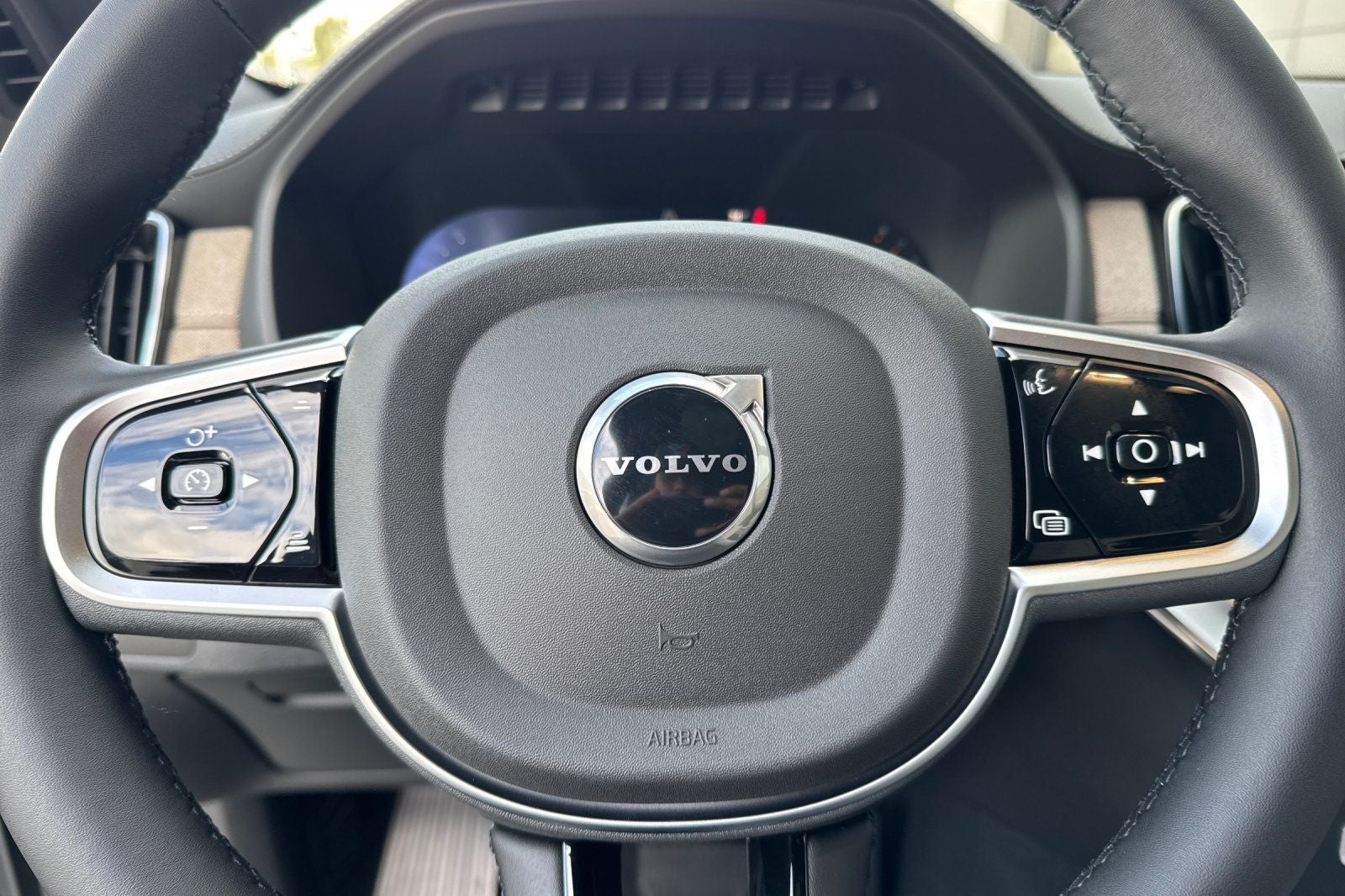 2026 Volvo XC90 B5 Core