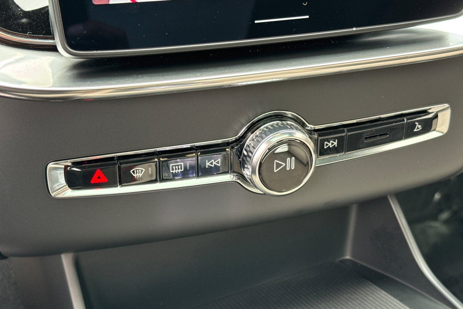 2026 Volvo XC90 B5 Core