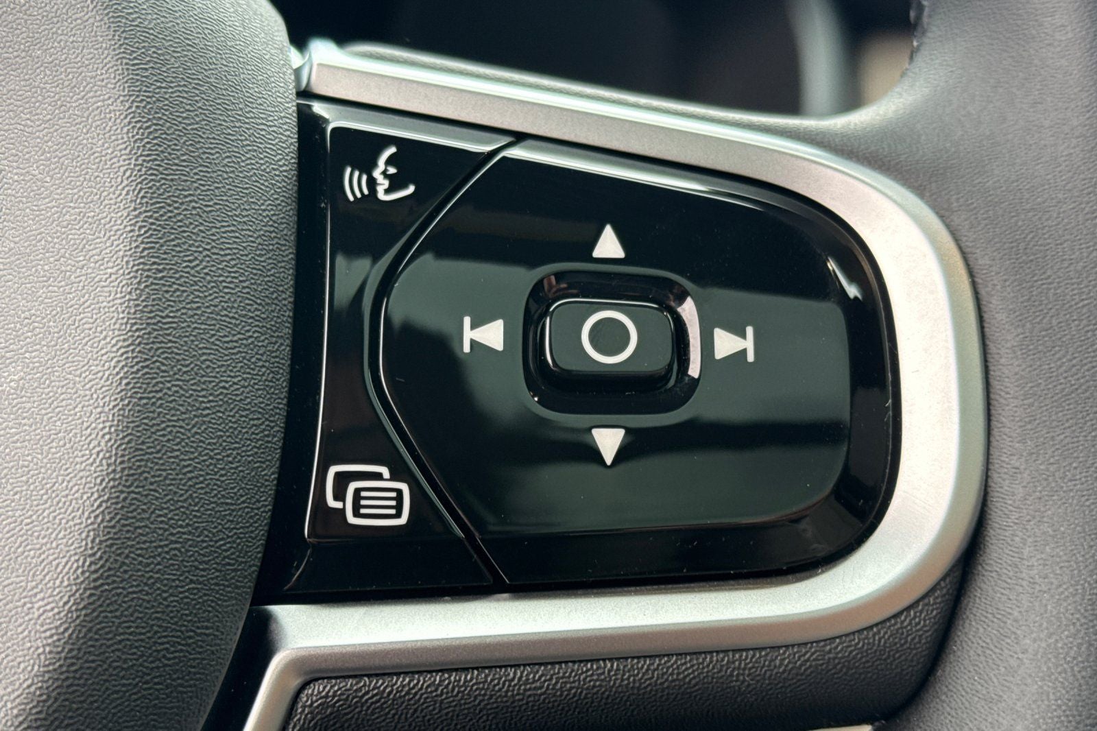2026 Volvo XC90 B5 Core