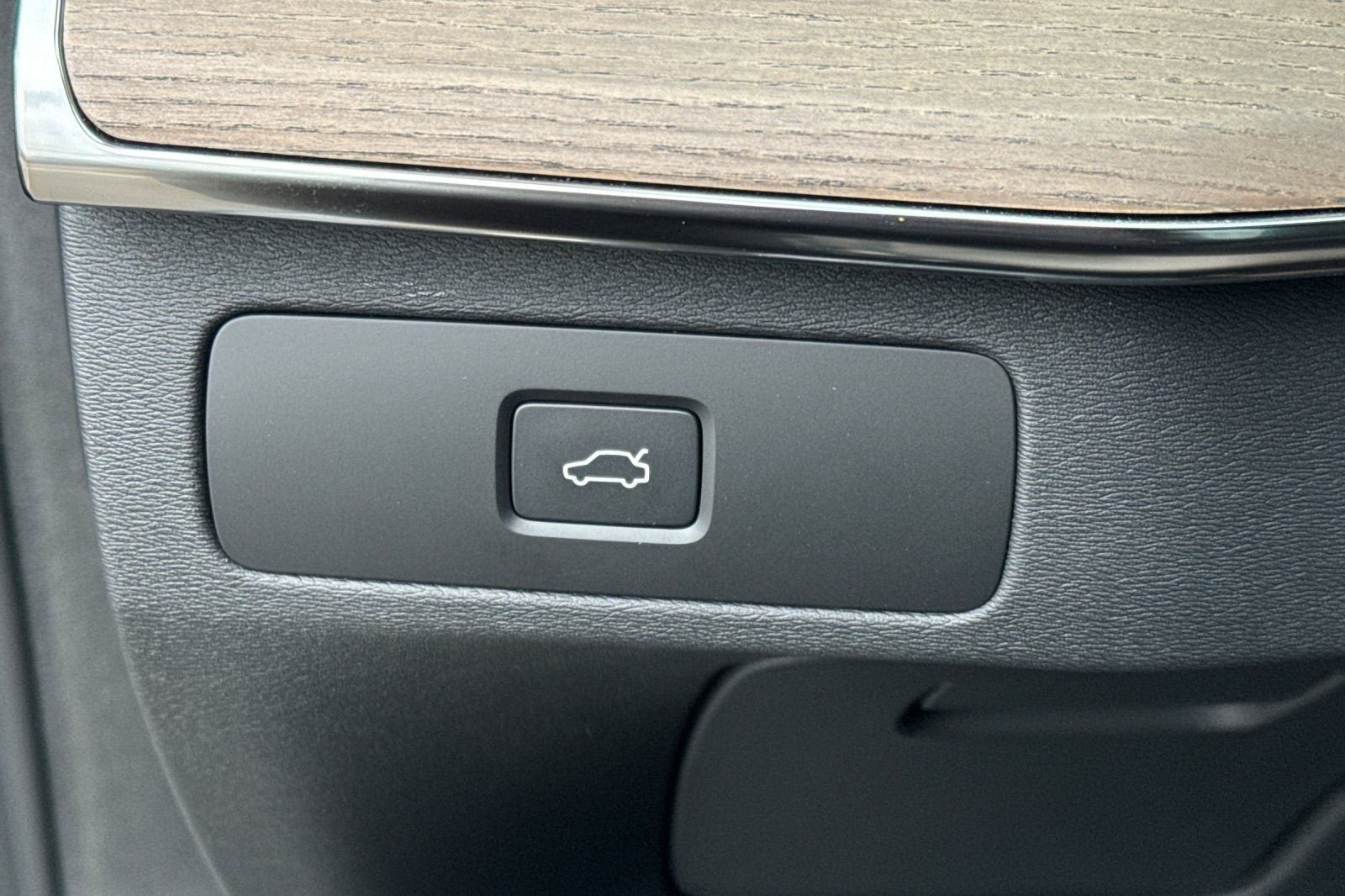 2026 Volvo XC90 B5 Core