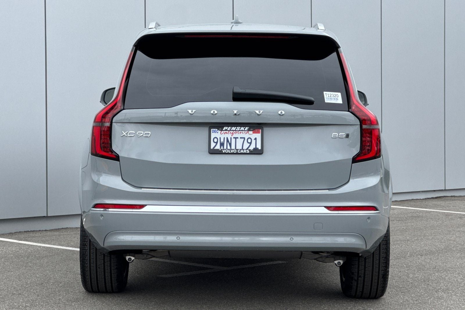 2026 Volvo XC90 B5 Core