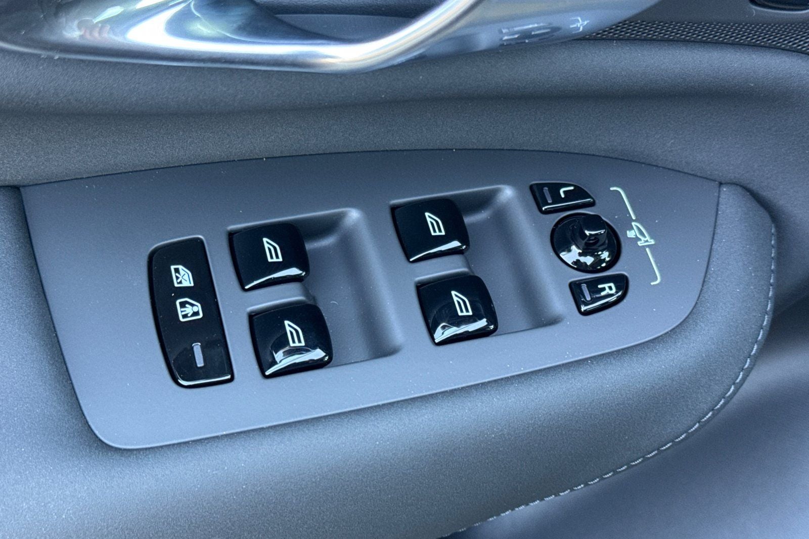 2026 Volvo XC90 B5 Core