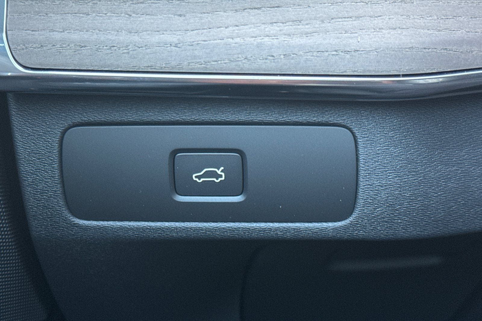 2026 Volvo XC90 B5 Core