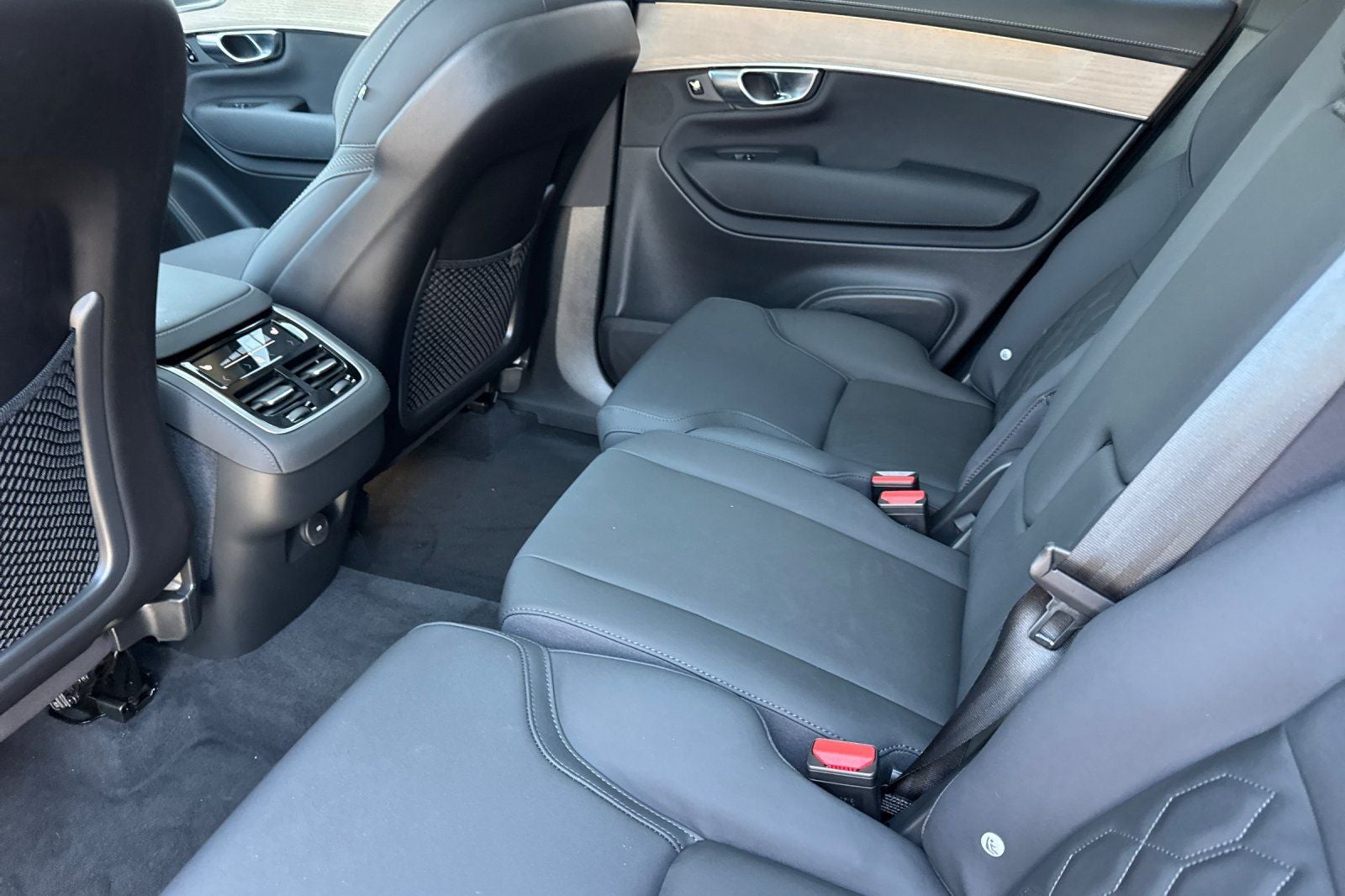 2026 Volvo XC90 B5 Core