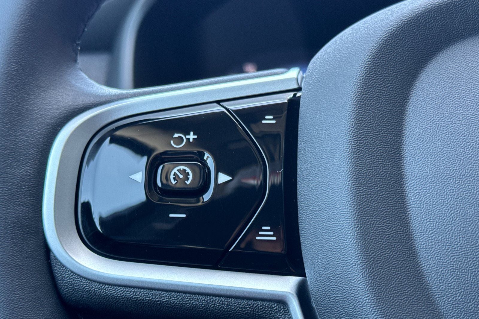 2026 Volvo XC90 B5 Core