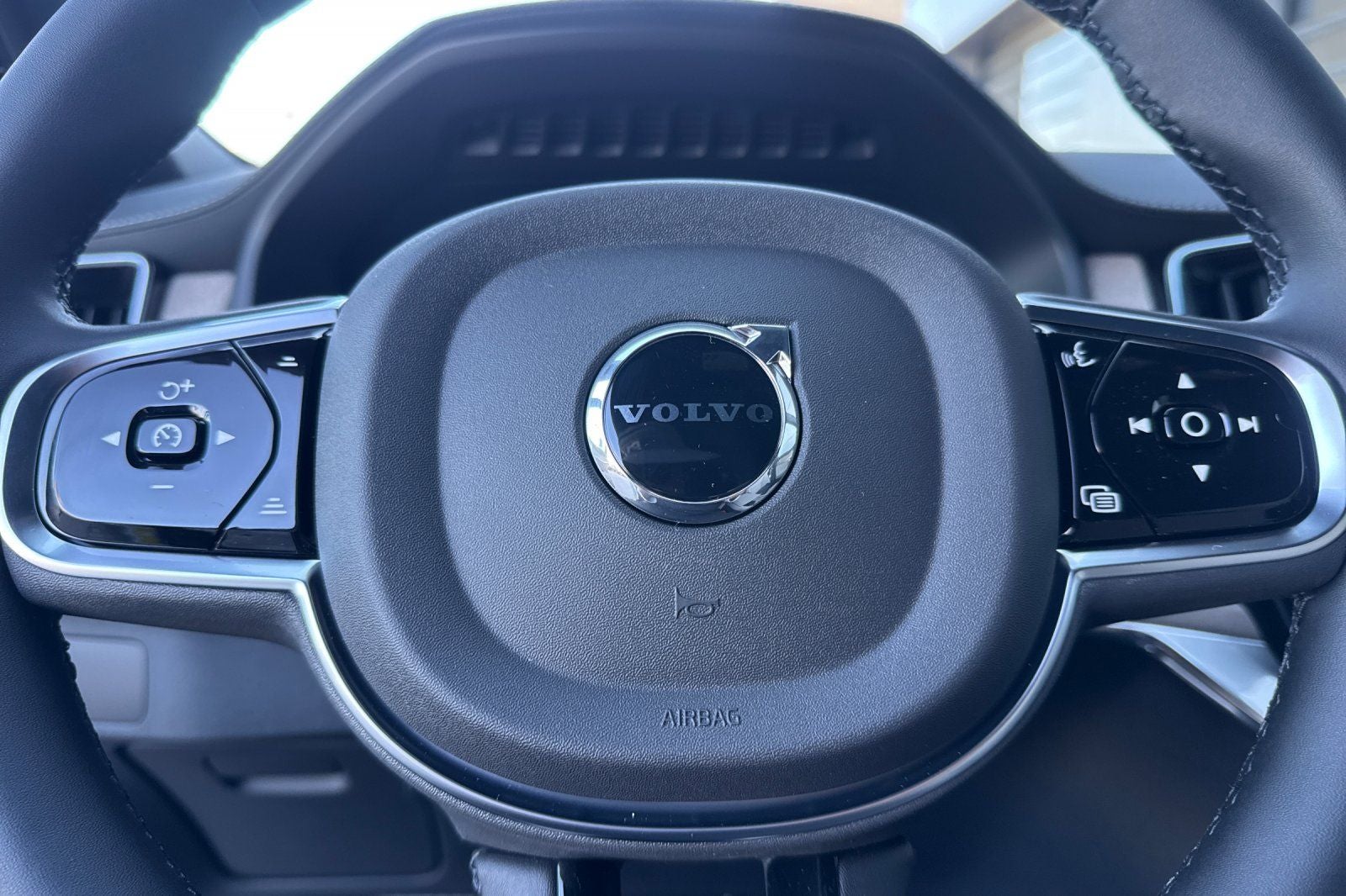 2026 Volvo XC90 B5 Core