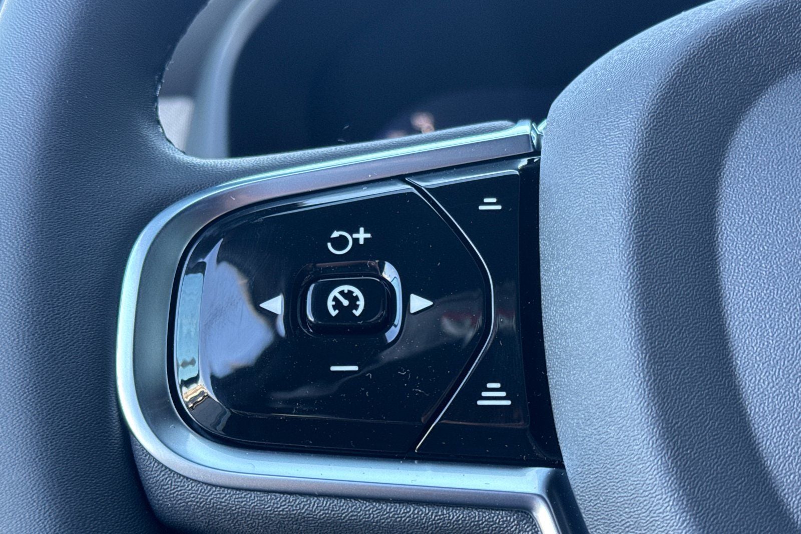 2026 Volvo XC90 B5 Core