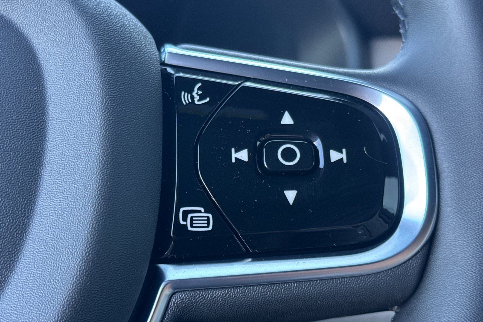 2026 Volvo XC90 B5 Core