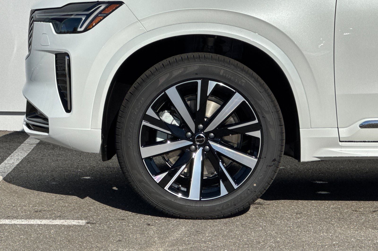2026 Volvo XC90 B5 Core