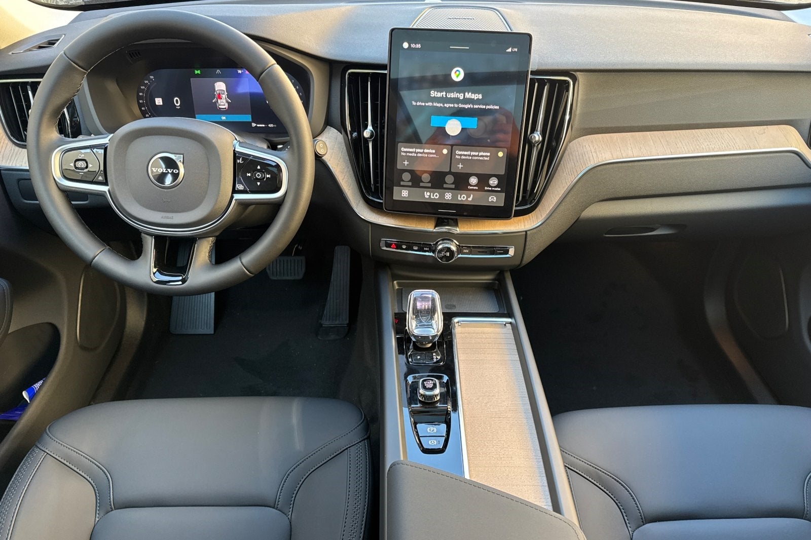 2026 Volvo XC60 B5 Plus