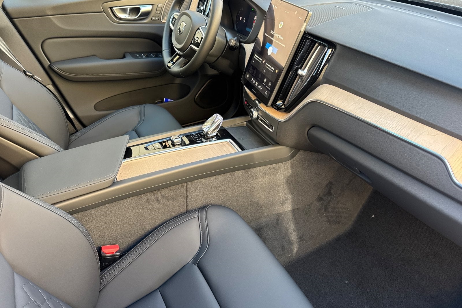 2026 Volvo XC60 B5 Plus