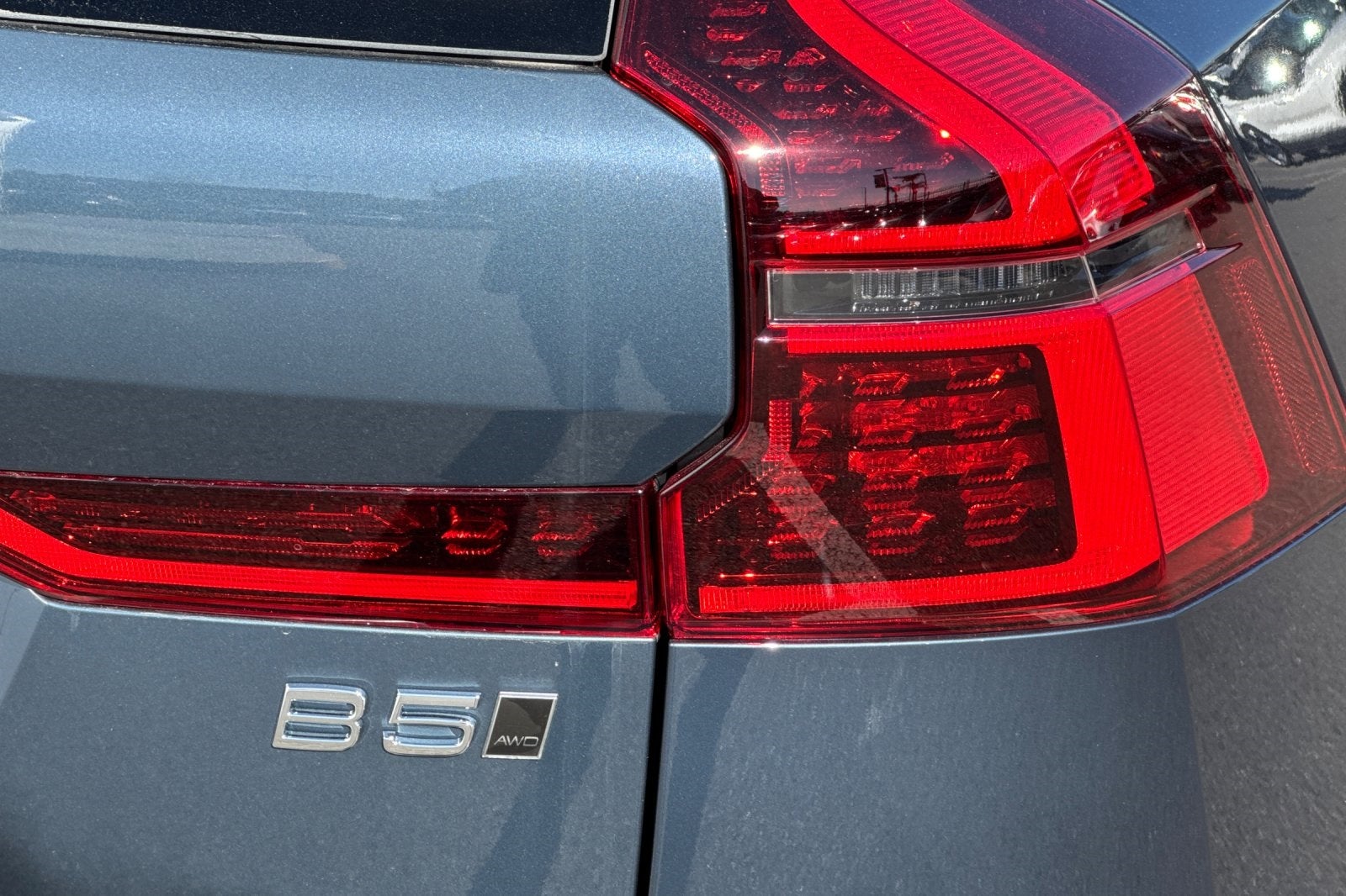 2026 Volvo XC60 B5 Plus