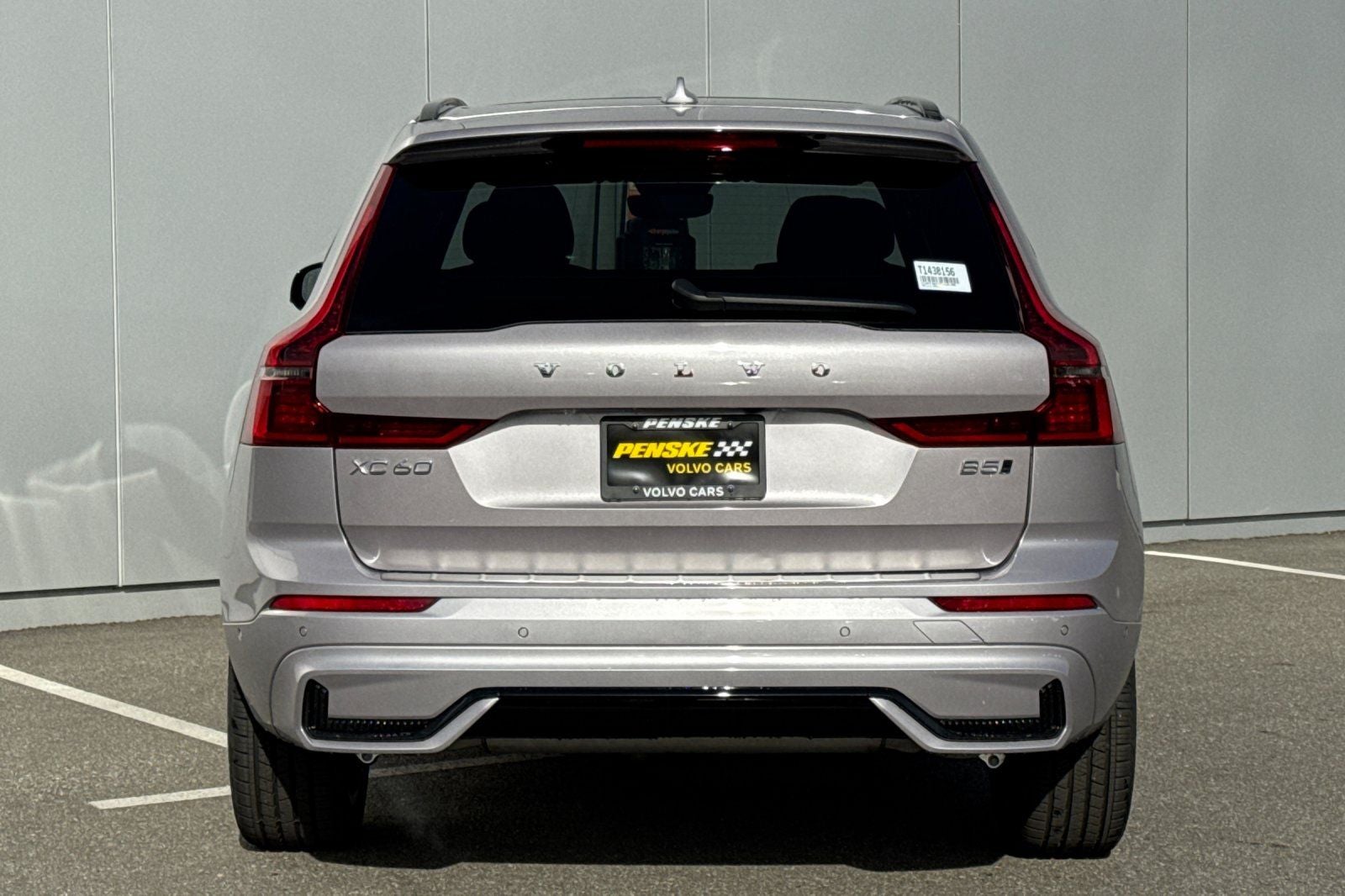 2026 Volvo XC60 B5 Plus